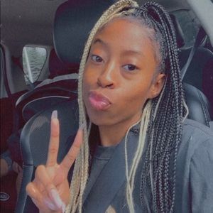 Meet your Posher, Yana